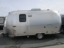 2004 Airstream Bambi 19′ Trailer