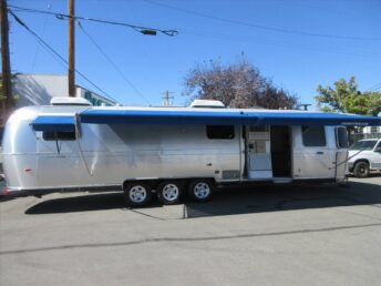 2005 Airstream Classic 34’
